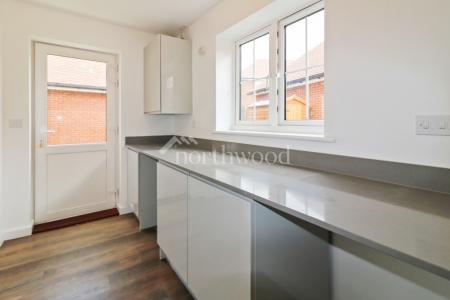 4 bedroom Detached house to let in Kestrel Drive, Finberry, Ashford, TN25