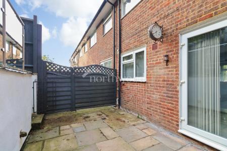 3 bedroom Terraced House to let in Cheviot Way, Ashford, TN24