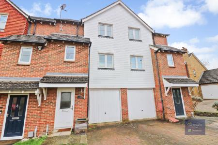 3 bedroom Town house to let in Greyhound Chase, Singleton, Ashford, TN23