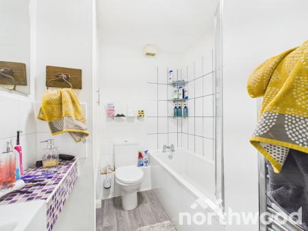 2 bedroom Terraced House for sale in Old Orchard, Ashford, Ashford, TN23