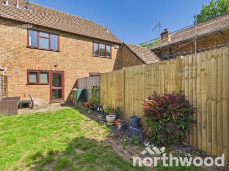 2 bedroom Terraced House for sale in Old Orchard, Ashford, Ashford, TN23