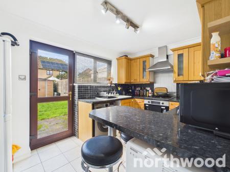 2 bedroom Terraced House for sale in Old Orchard, Ashford, Ashford, TN23