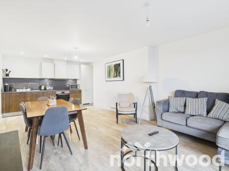 2 bedroom Flat to let in George Street, Ashford, TN23