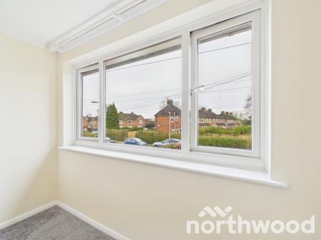 3 bedroom Semi-detached house to let in Cade Road, Ashford, Ashford, TN23