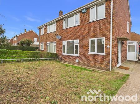 3 bedroom Semi-detached house to let in Cade Road, Ashford, Ashford, TN23