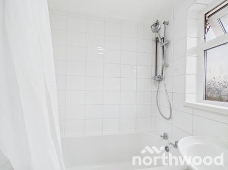 3 bedroom Semi-detached house to let in Cade Road, Ashford, Ashford, TN23