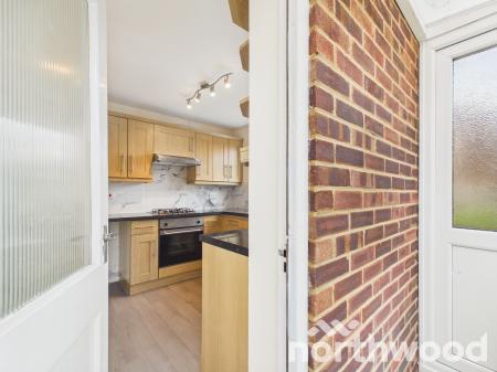 3 bedroom Semi-detached house to let in Cade Road, Ashford, Ashford, TN23