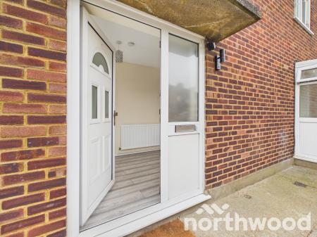 3 bedroom Semi-detached house to let in Cade Road, Ashford, Ashford, TN23