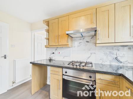 3 bedroom Semi-detached house to let in Cade Road, Ashford, Ashford, TN23