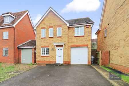 4 bedroom Detached house for sale in Sweetbay Crescent, Godington Park, Ashford, TN23