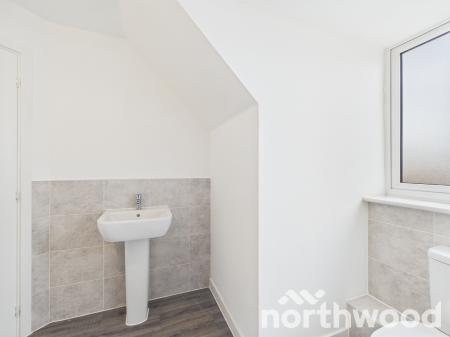 4 bedroom Semi-detached house to let in Heritage Road, Ashford, Ashford, TN25