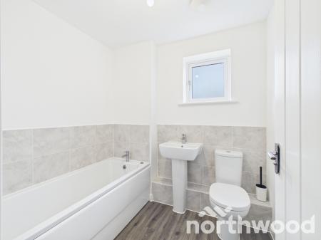 4 bedroom Semi-detached house to let in Heritage Road, Ashford, Ashford, TN25