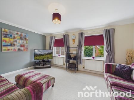 4 bedroom Town house for sale in Imperial Way, Singleton, Ashford, TN23
