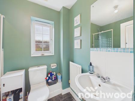 4 bedroom Town house for sale in Imperial Way, Singleton, Ashford, TN23