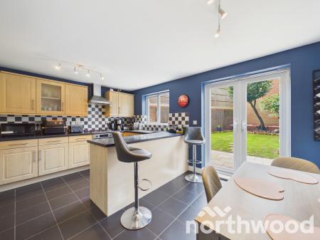 4 bedroom Town house for sale in Imperial Way, Singleton, Ashford, TN23