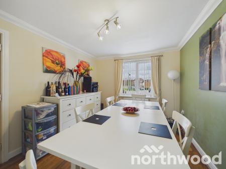 4 bedroom Town house for sale in Imperial Way, Singleton, Ashford, TN23