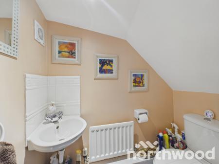 4 bedroom Town house for sale in Imperial Way, Singleton, Ashford, TN23