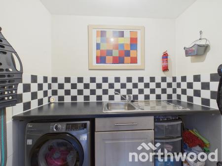 4 bedroom Town house for sale in Imperial Way, Singleton, Ashford, TN23