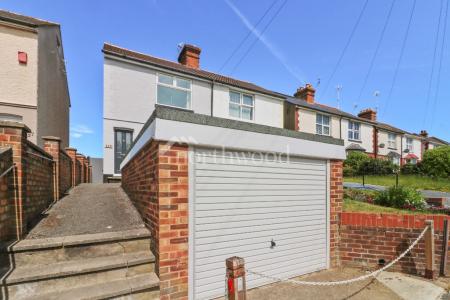 3 bedroom Semi-detached house for sale in Hythe Road, Willesborough, Ashford, TN24