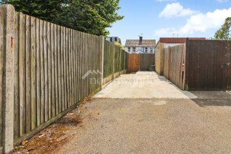 3 bedroom Semi-detached house for sale in Hythe Road, Willesborough, Ashford, TN24