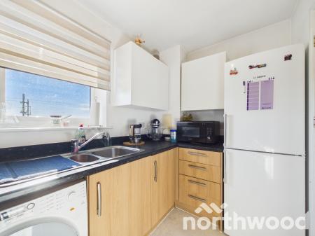 2 bedroom Flat for sale in Billington Grove, South Willesborough, Ashford, TN24