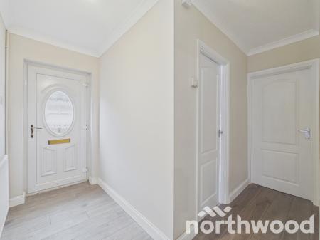 2 bedroom Bungalow for sale in Bybrook Road, Kennington, Ashford, TN24