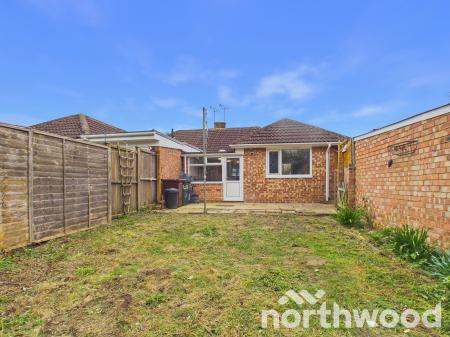 2 bedroom Bungalow for sale in Bybrook Road, Kennington, Ashford, TN24