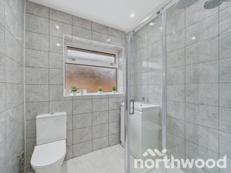 2 bedroom Bungalow for sale in Bybrook Road, Kennington, Ashford, TN24