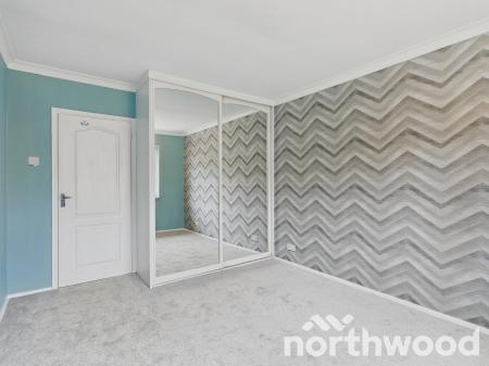 2 bedroom Bungalow for sale in Bybrook Road, Kennington, Ashford, TN24