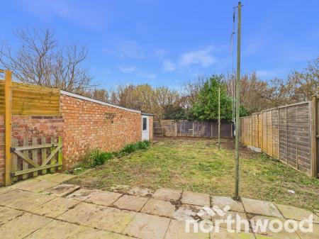 2 bedroom Bungalow for sale in Bybrook Road, Kennington, Ashford, TN24