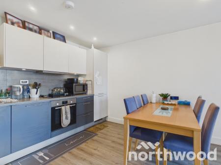 2 bedroom Apartment for sale in George Street, Town Centre, Ashford, TN23