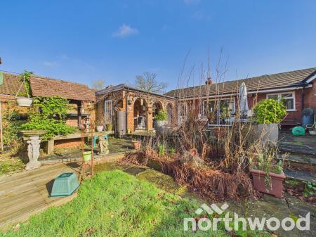 2 bedroom Bungalow for sale in Hornash Lane, Shadoxhurst, TN26