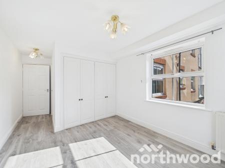 2 bedroom Flat for sale in Hurst Road, Kennington, Ashford, TN24