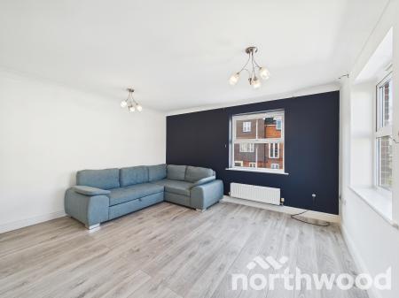 2 bedroom Flat for sale in Hurst Road, Kennington, Ashford, TN24