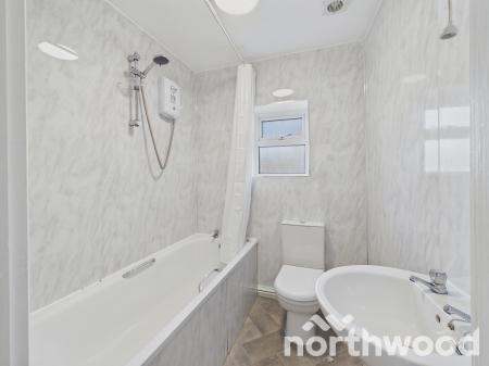 2 bedroom Terraced House for sale in The Street, Newington, Folkestone, CT18