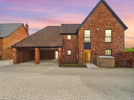 5 bedroom Detached house for sale in Whistle Farm Meadow, Great Chart, Ashford, TN23