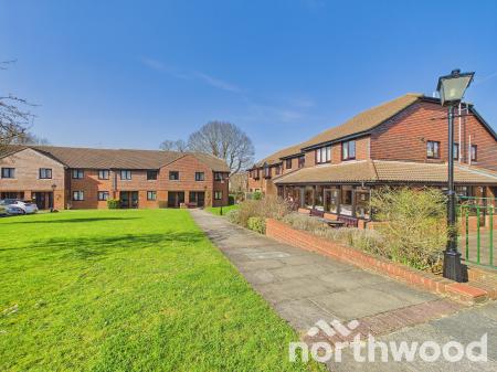 2 bedroom Flat for sale in Loudon Court Loudon Way, Ashford, Ashford, TN23