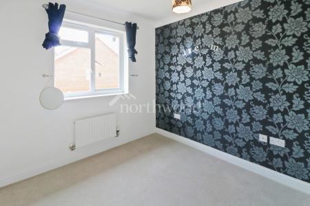 4 bedroom Semi-detached house to let in Bishopswood, Park Farm, Ashford, TN23