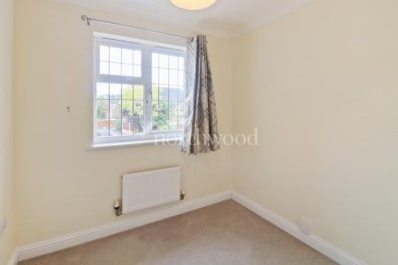 4 bedroom Semi-detached house to let in Bishopswood, Park Farm, Ashford, TN23