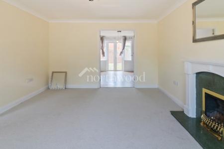 4 bedroom Semi-detached house to let in Bishopswood, Park Farm, Ashford, TN23