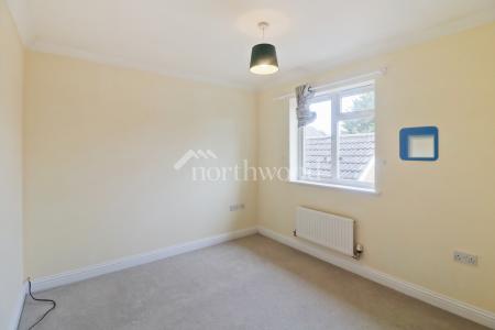 4 bedroom Semi-detached house to let in Bishopswood, Park Farm, Ashford, TN23