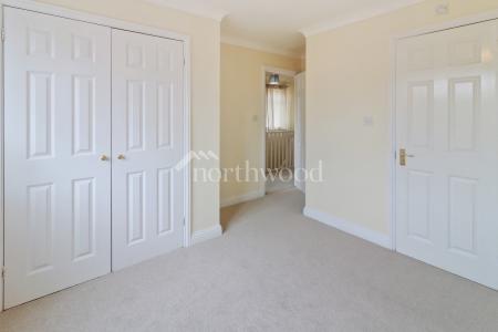 4 bedroom Semi-detached house to let in Bishopswood, Park Farm, Ashford, TN23
