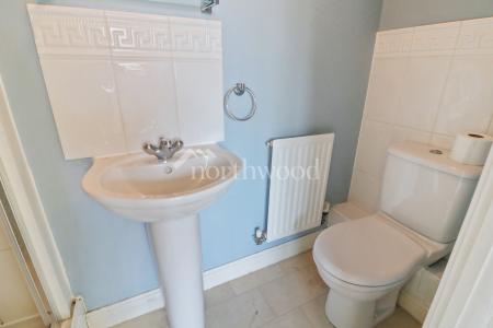 4 bedroom Semi-detached house to let in Bishopswood, Park Farm, Ashford, TN23