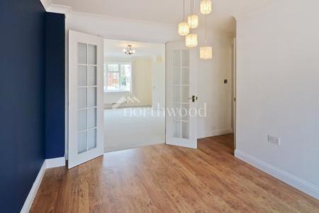 4 bedroom Semi-detached house to let in Bishopswood, Park Farm, Ashford, TN23