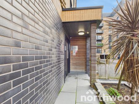 1 bedroom Flat to let in Victoria Crescent, Victoria Way, Ashford, TN23