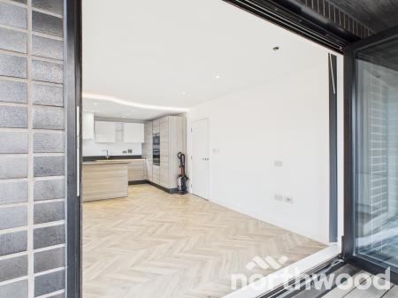 1 bedroom Flat to let in Victoria Crescent, Victoria Way, Ashford, TN23