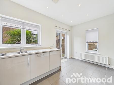 4 bedroom Town house for sale in Pavilion View, Ashford, Ashford, TN23