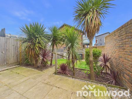 4 bedroom Town house for sale in Pavilion View, Ashford, Ashford, TN23