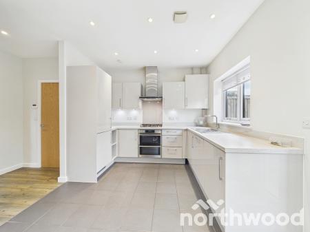 4 bedroom Town house for sale in Pavilion View, Ashford, Ashford, TN23