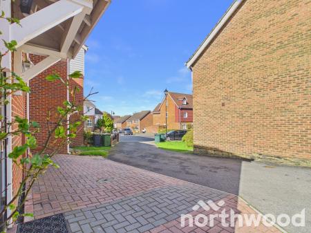 3 bedroom End of terrace house for sale in Imperial Way, Singleton, Ashford, TN23